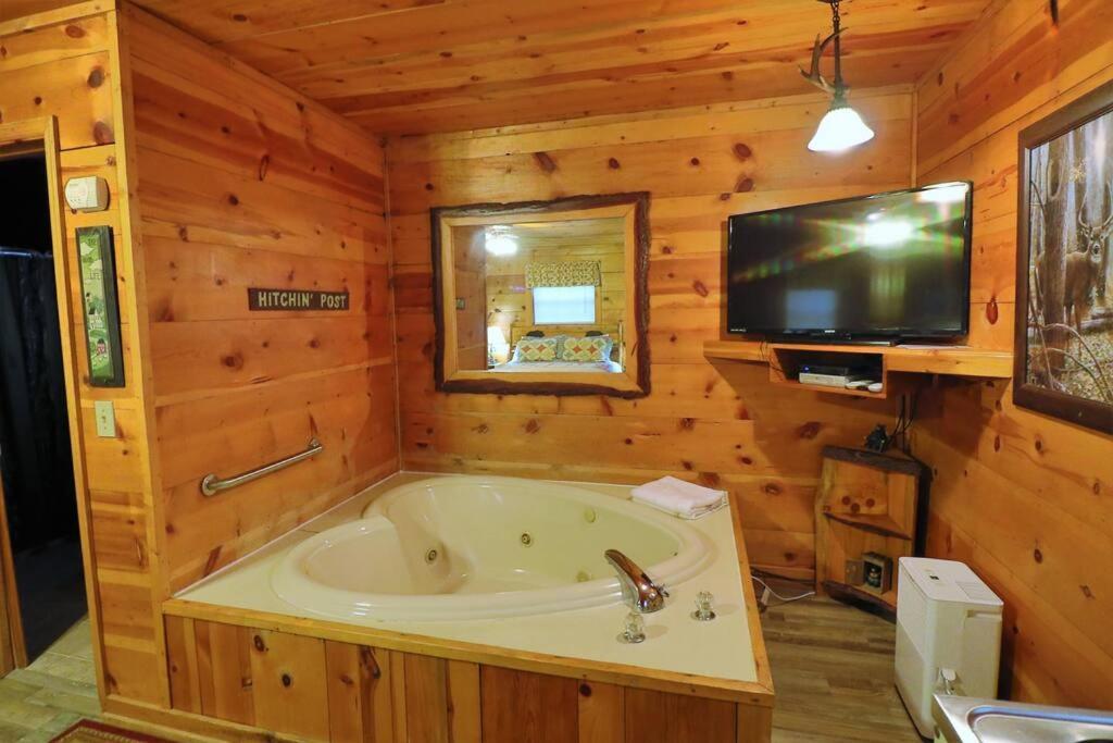 Alpine Mountain Sweetheart Cabin Jacuzzi #8 Helen Kültér fotó