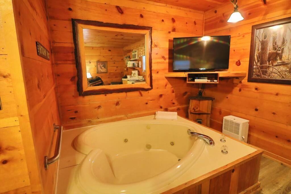 Alpine Mountain Sweetheart Cabin Jacuzzi #8 Helen Kültér fotó